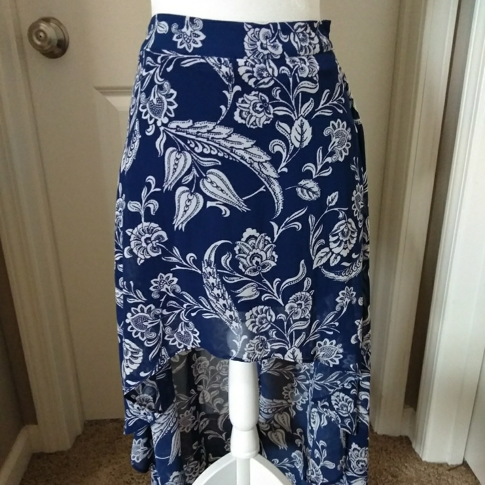FOREVER 21 Blue Floral Patterned High-Low Skirt